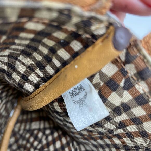 MCM authentic Cognac visetos zip Pouch entrupy COA - Picture 11 of 11